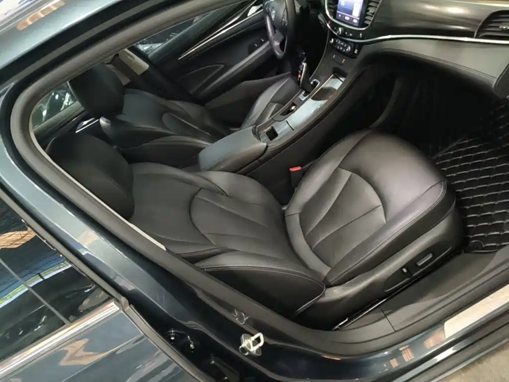 Buick LaCrosse — миниатюра 25