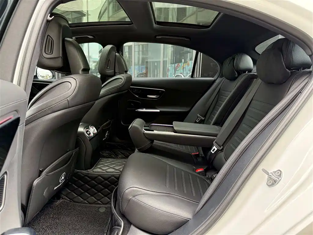 Mercedes-Benz C-Class — миниатюра 19