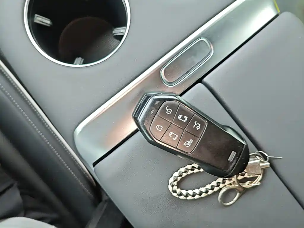 XPeng X9 — миниатюра 17