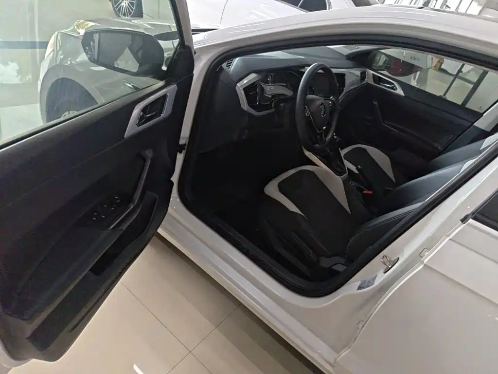 Volkswagen Polo — миниатюра 16