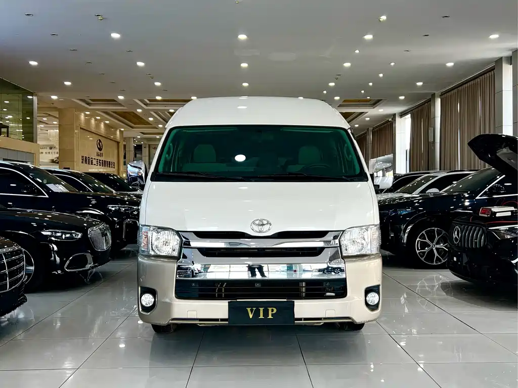 Toyota Hiace — миниатюра 2