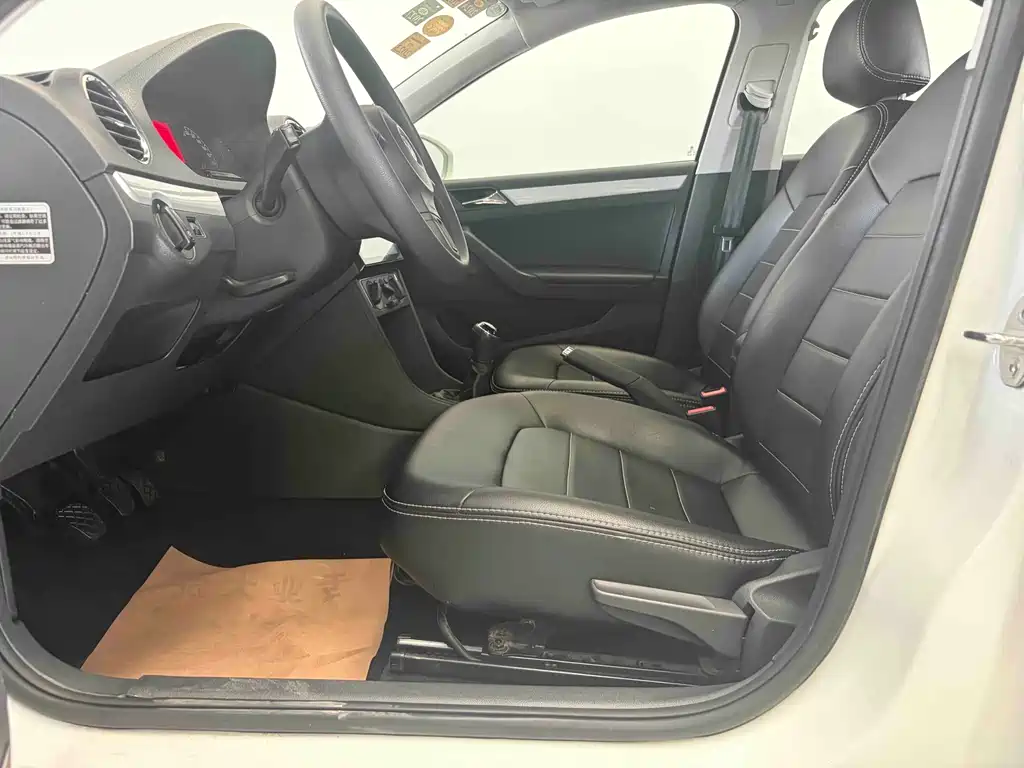 Volkswagen Jetta — миниатюра 4
