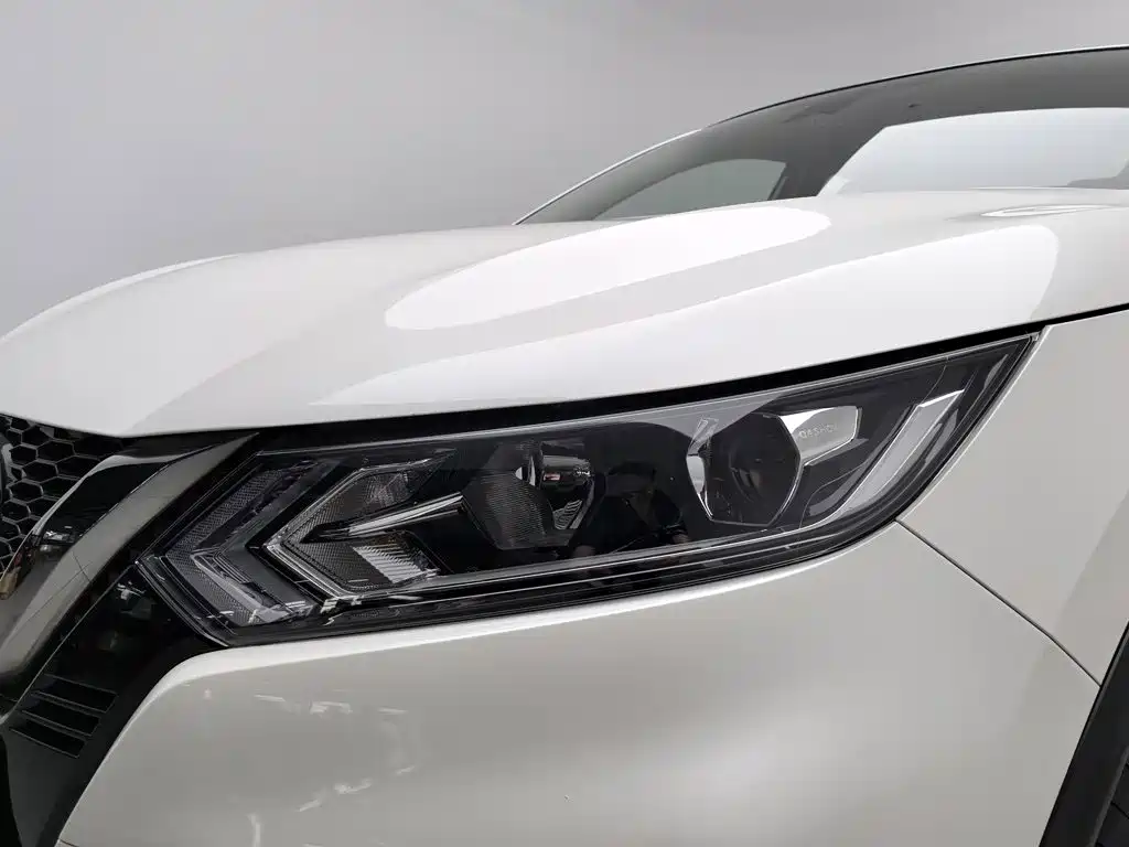 Nissan Qashqai — миниатюра 7