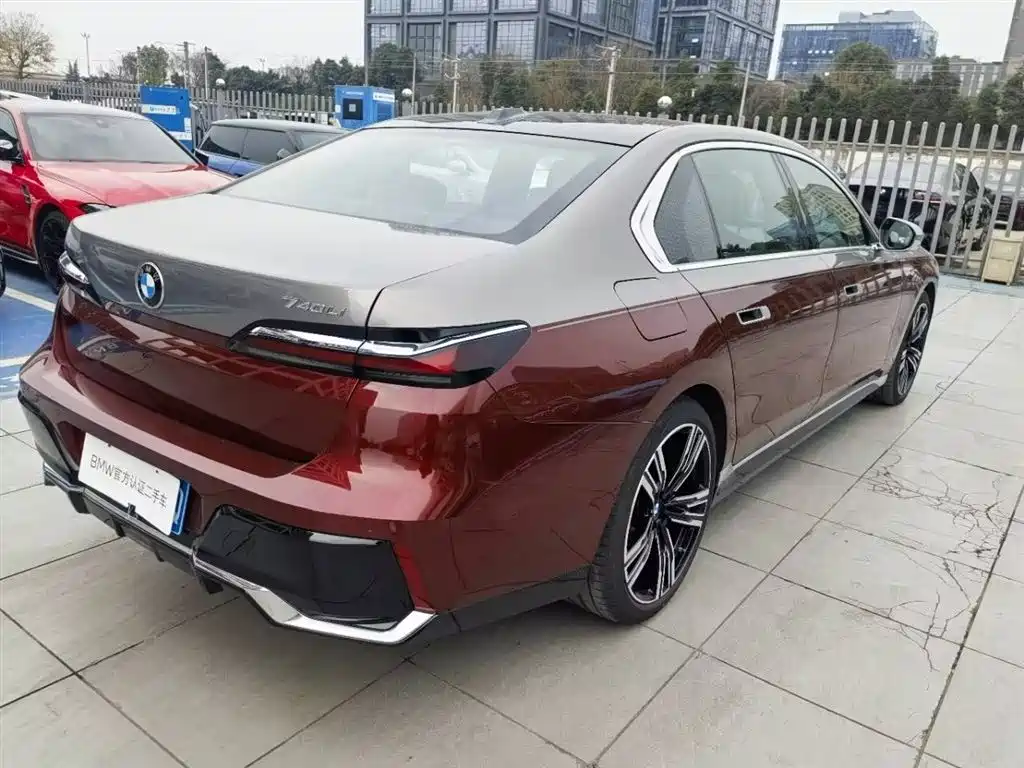 BMW 7 SERIES