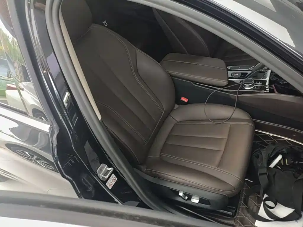 BMW 5 Series — миниатюра 25