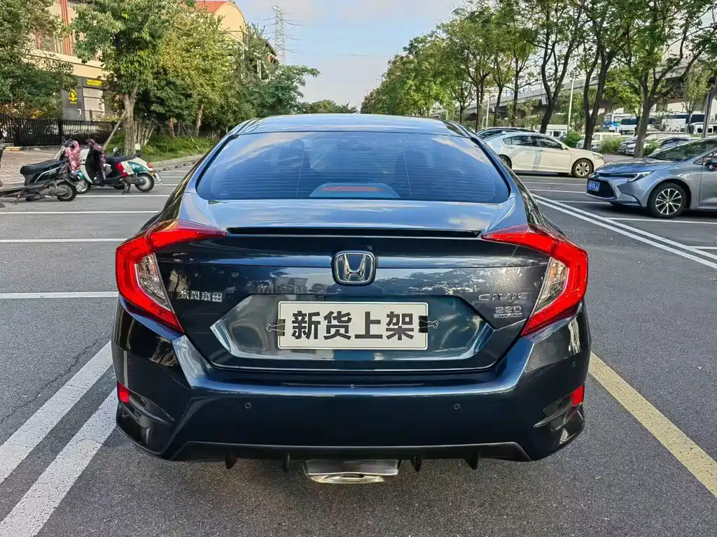 Honda Civic — миниатюра 8