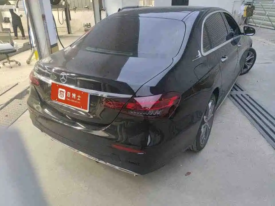 Mercedes-Benz E-Class — миниатюра 5