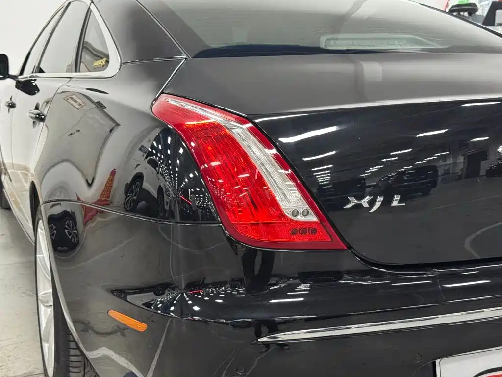 Jaguar XJ — миниатюра 36