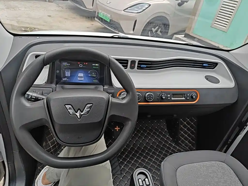 Wuling MINIEV — миниатюра 10