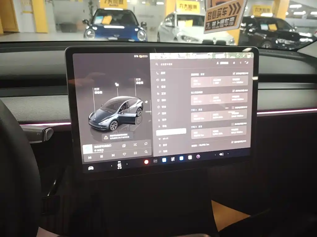 Tesla Model Y — миниатюра 13