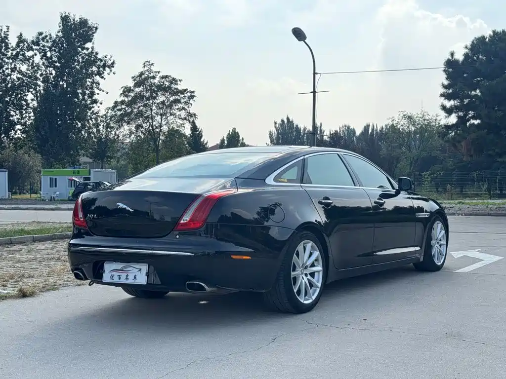 Jaguar XJ — миниатюра 6
