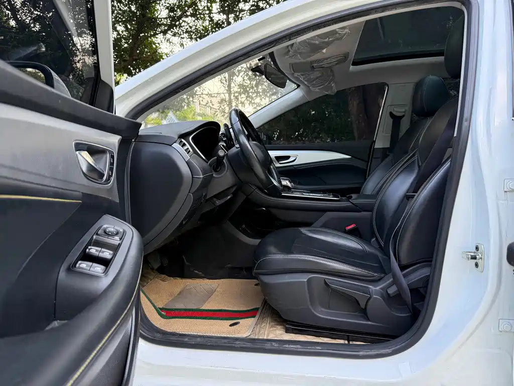 Roewe i6 MAX New Energy — миниатюра 7