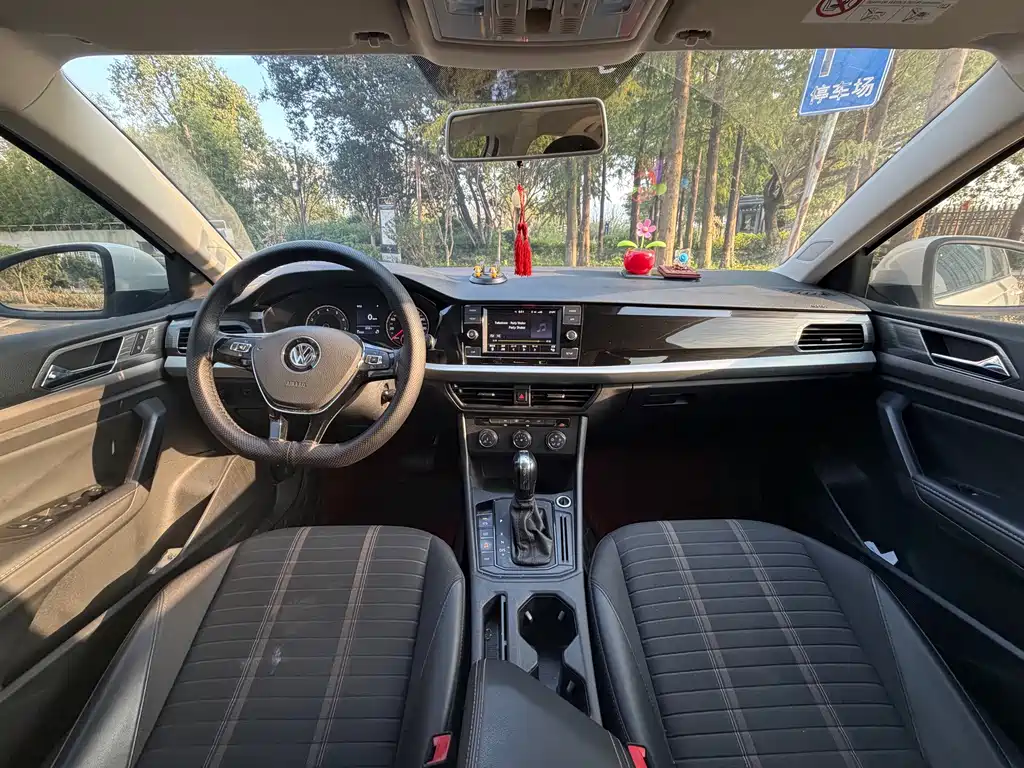 Volkswagen Lavida — миниатюра 9