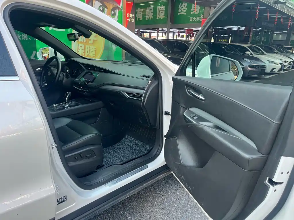 Cadillac XT4 — миниатюра 7