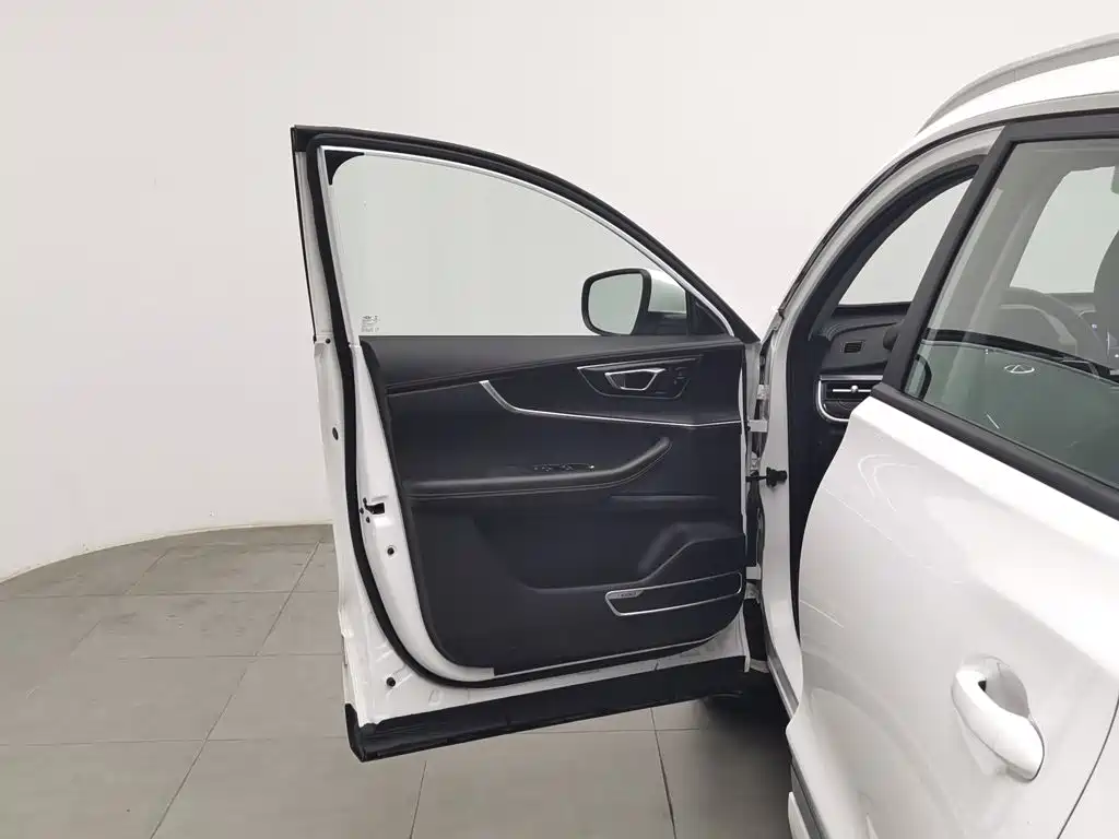 Chery Tiggo 8 — миниатюра 8