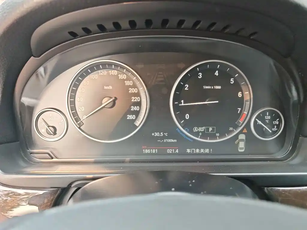 BMW 5 Series — миниатюра 12
