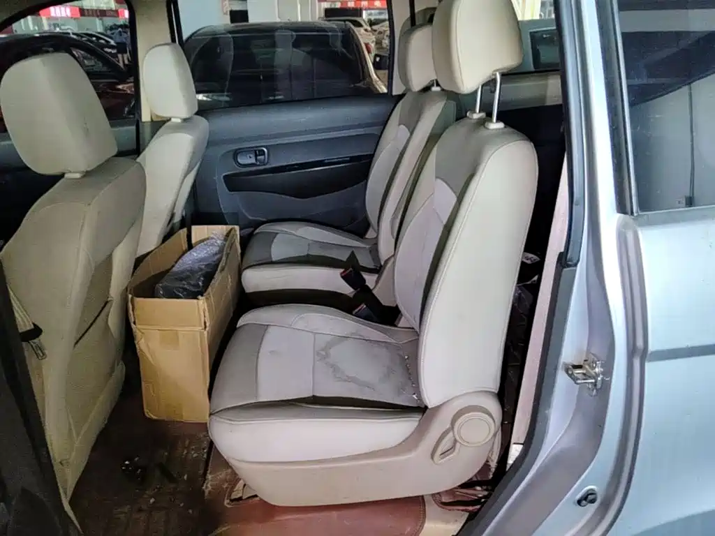 Wuling Hongguang — миниатюра 17