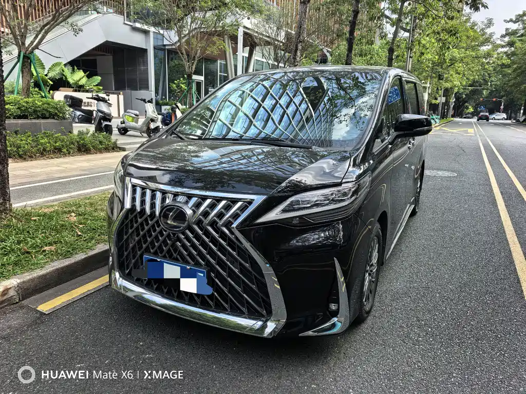 Lexus LM — миниатюра 2