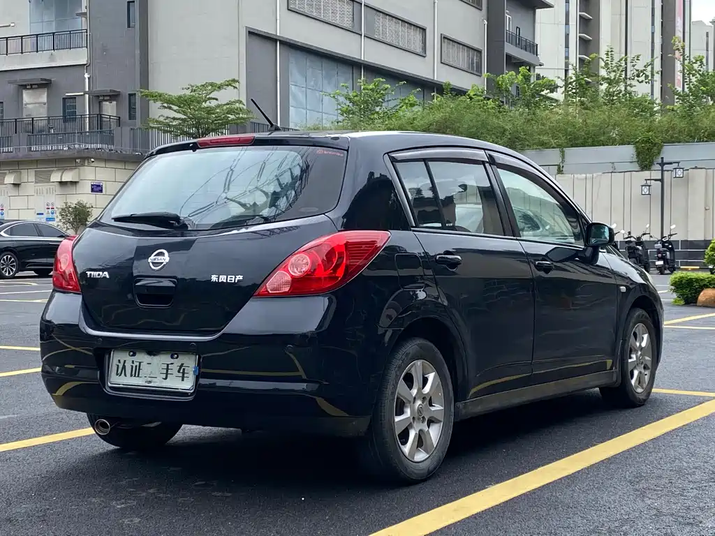 Nissan Tiida — миниатюра 4