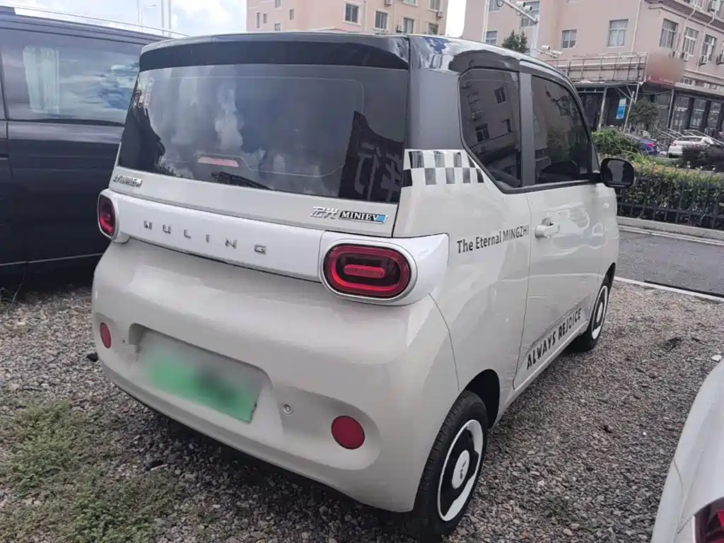 Wuling MINIEV — миниатюра 7