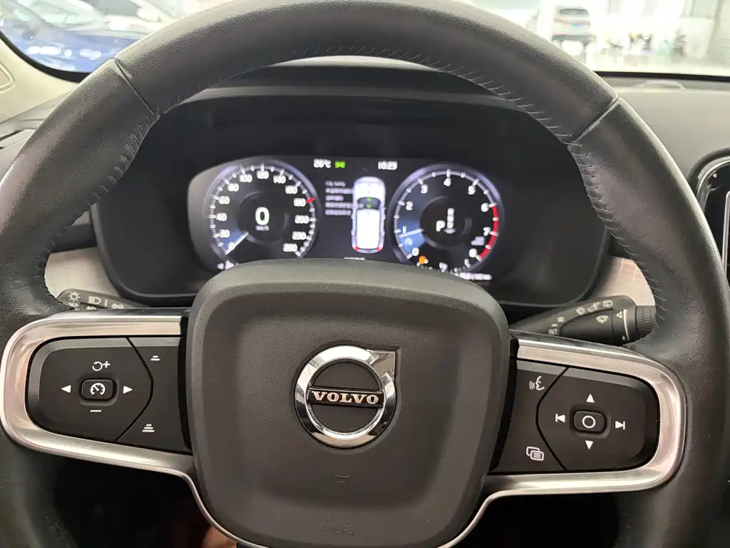 Volvo XC40 — миниатюра 11