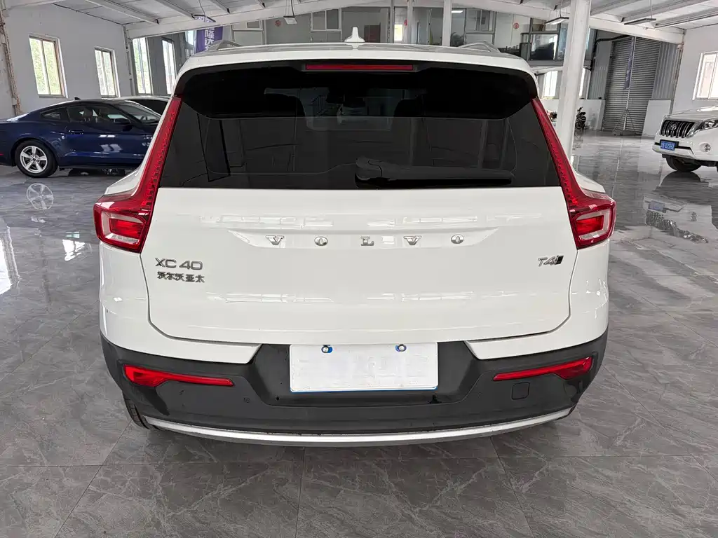 Volvo XC40 — миниатюра 5