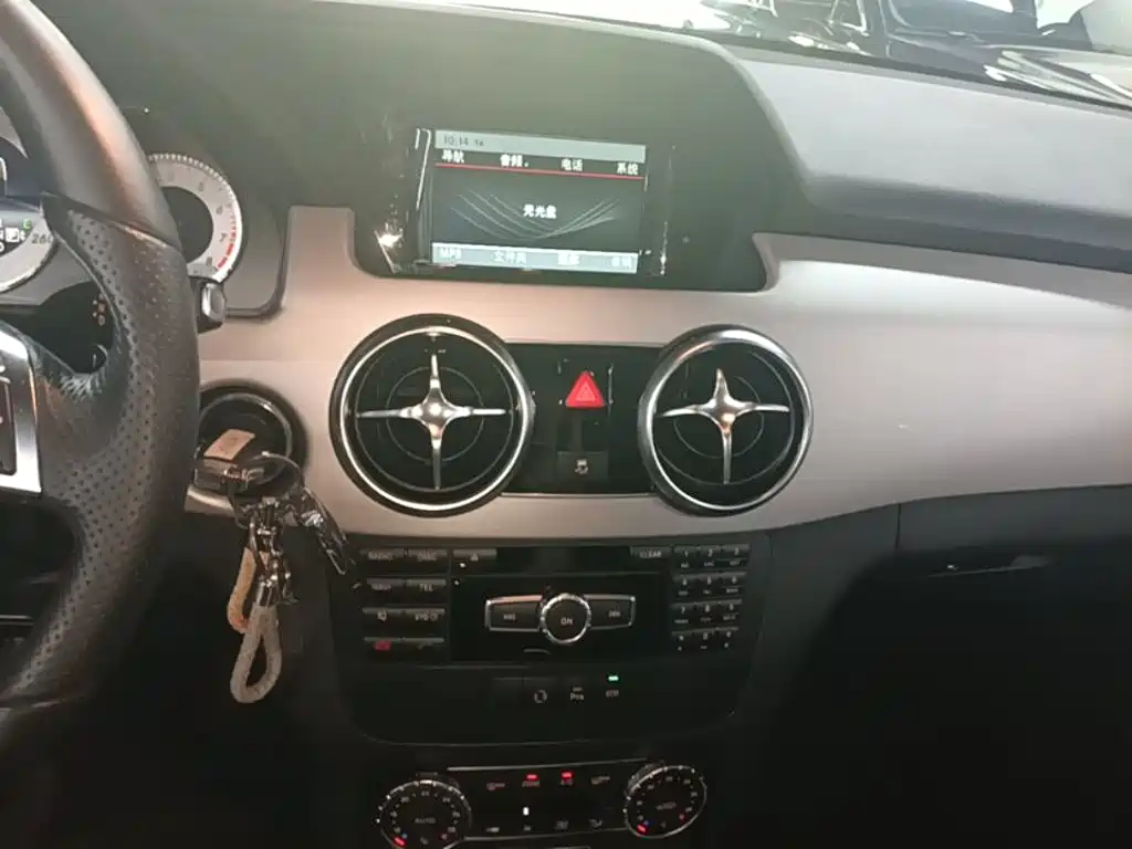 Mercedes-Benz GLK-Class — миниатюра 12