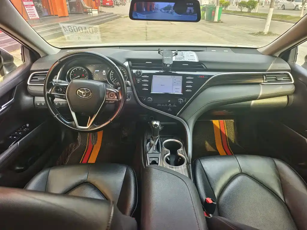 Toyota Camry — миниатюра 8