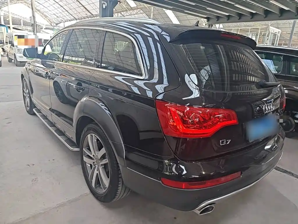 Audi Q7 — миниатюра 5