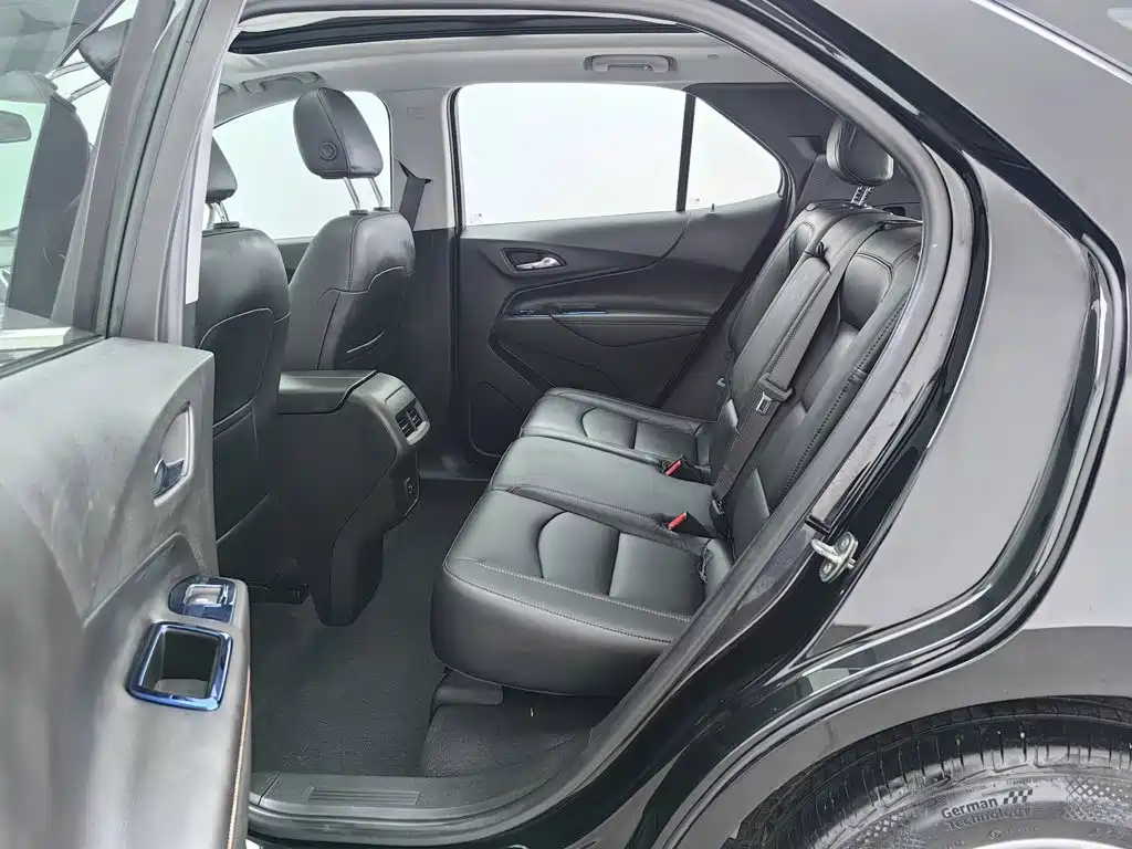 Chevrolet Equinox — миниатюра 15