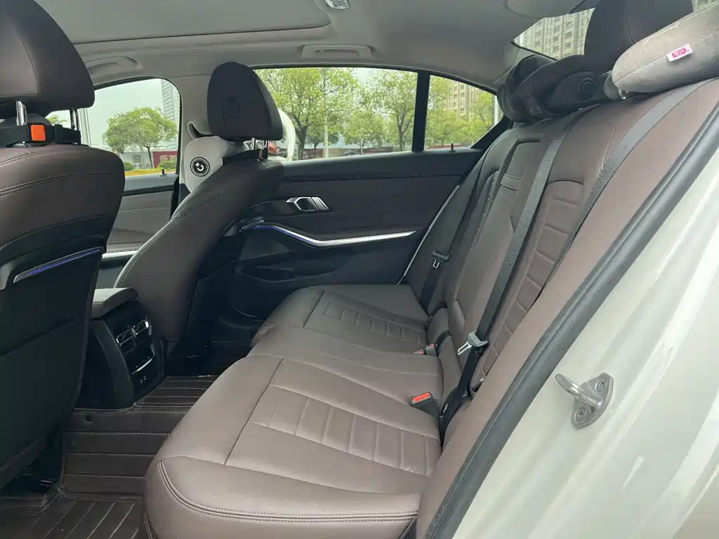 BMW 3 Series — миниатюра 17