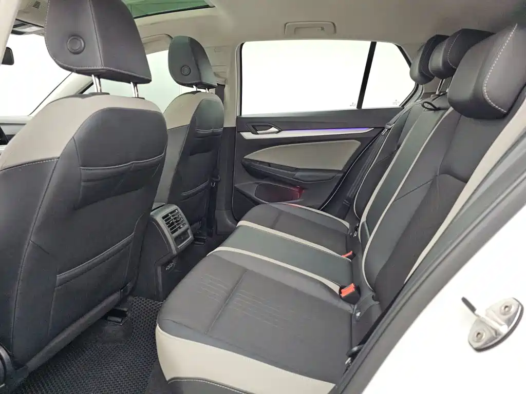 Volkswagen Golf — миниатюра 11