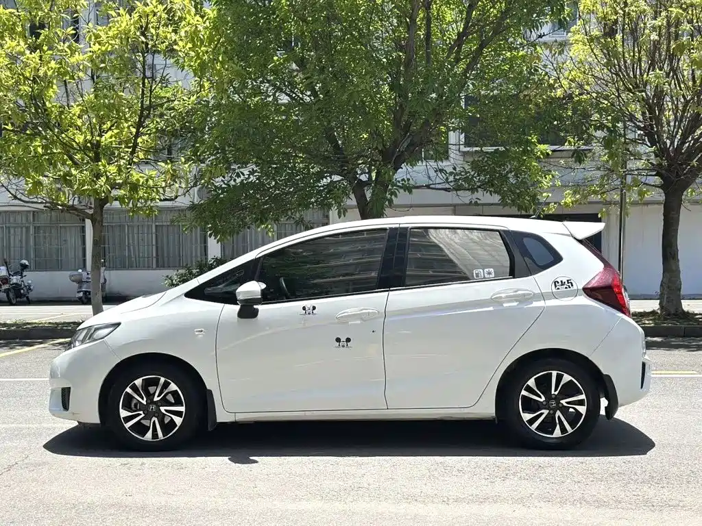 Honda Fit — миниатюра 7
