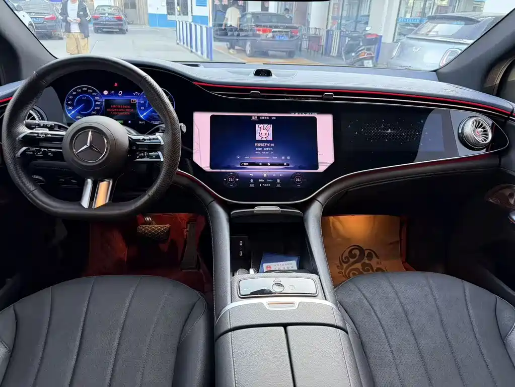 Mercedes-Benz EQE SUV — миниатюра 10