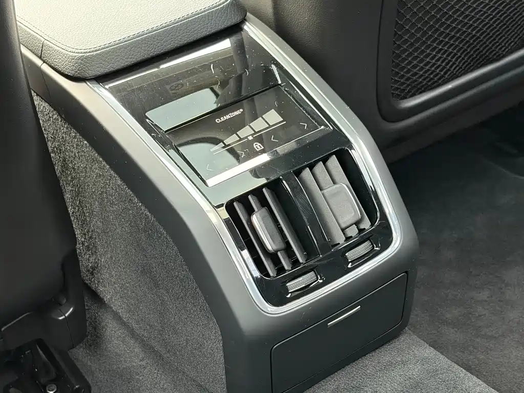 Volvo S90 — миниатюра 8