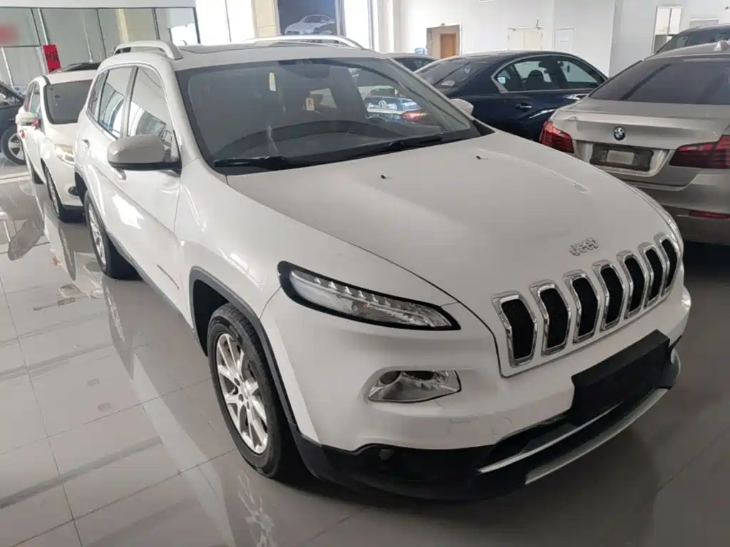 Jeep Cherokee — миниатюра 4