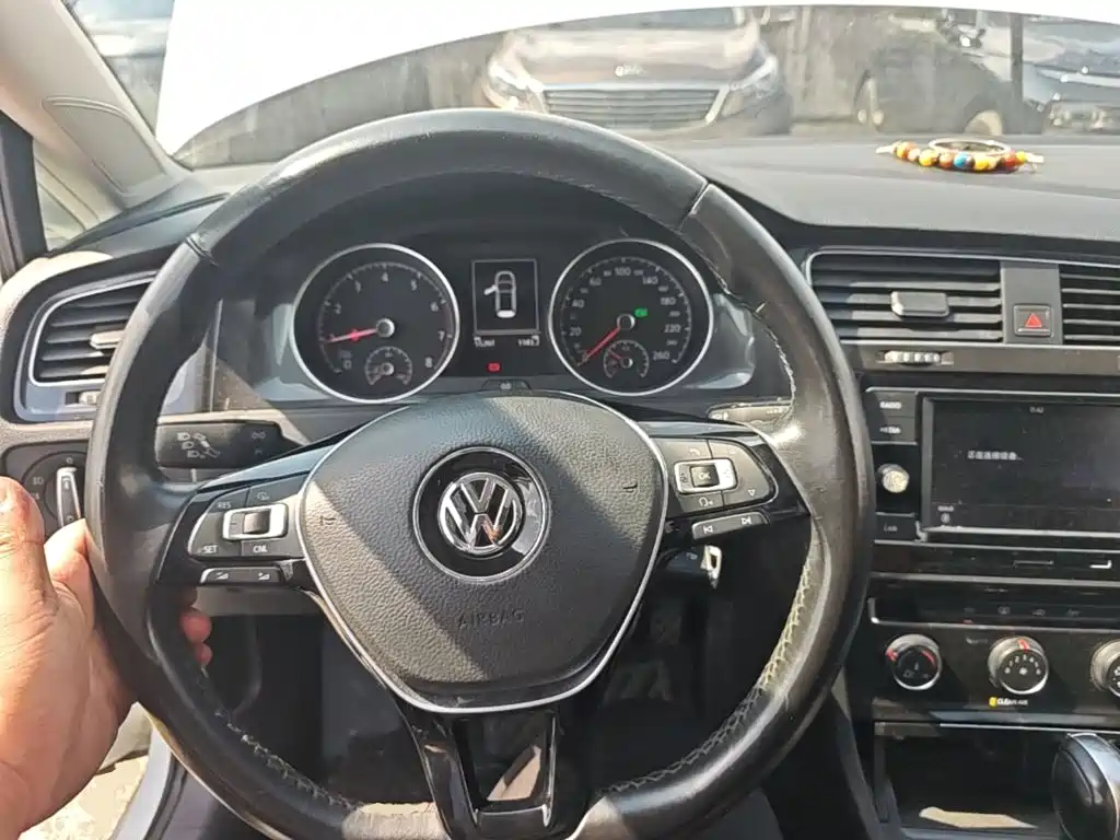Volkswagen Golf — миниатюра 11
