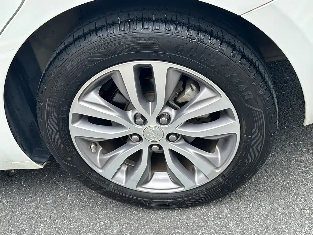 Buick Excelle — миниатюра 16