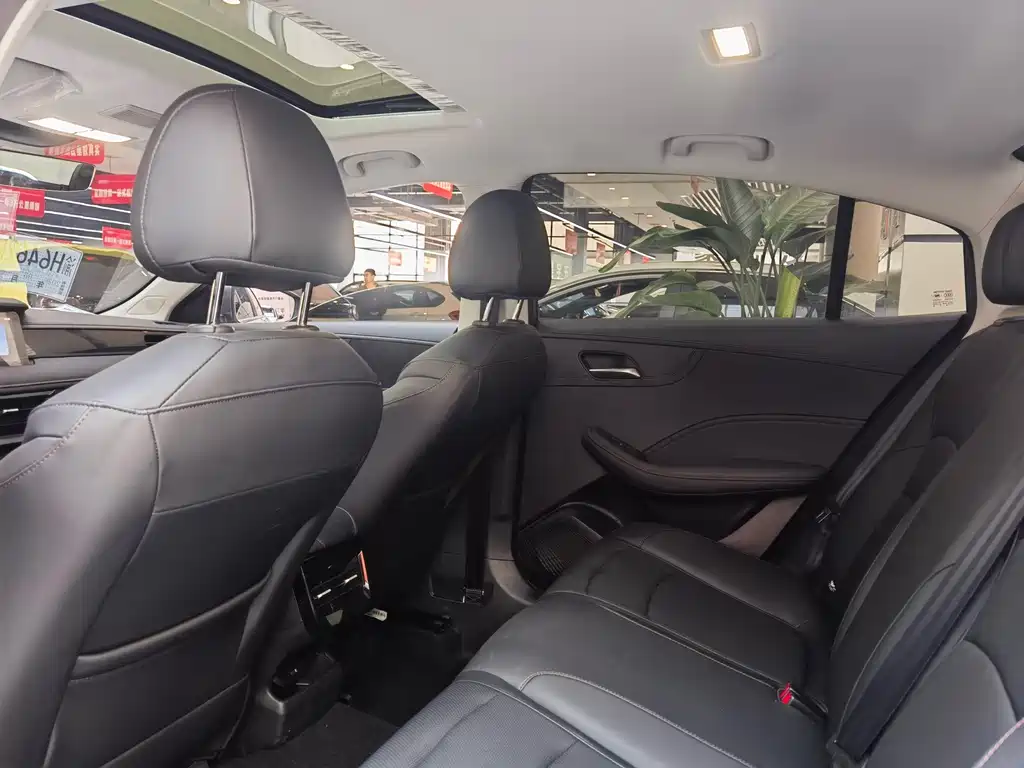Roewe i5 — миниатюра 6