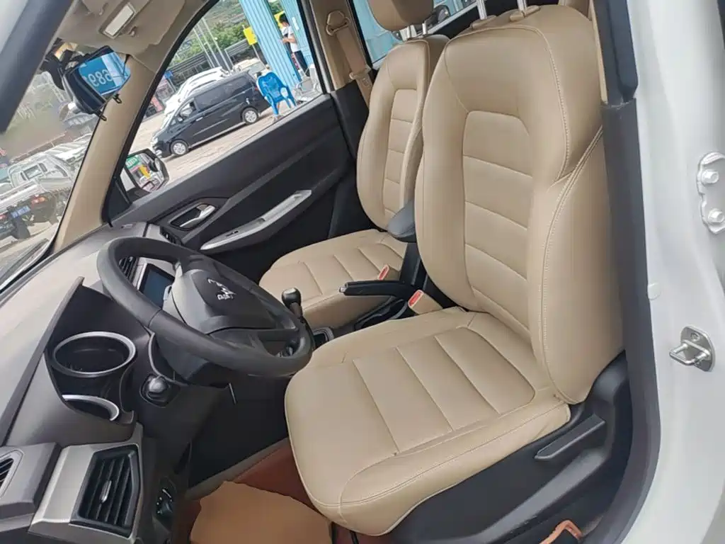 Wuling Hongguang — миниатюра 15