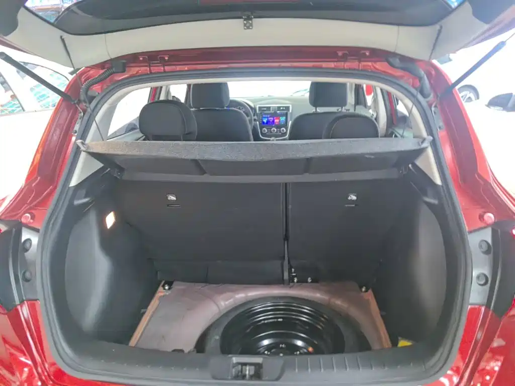 Nissan Tiida — миниатюра 19