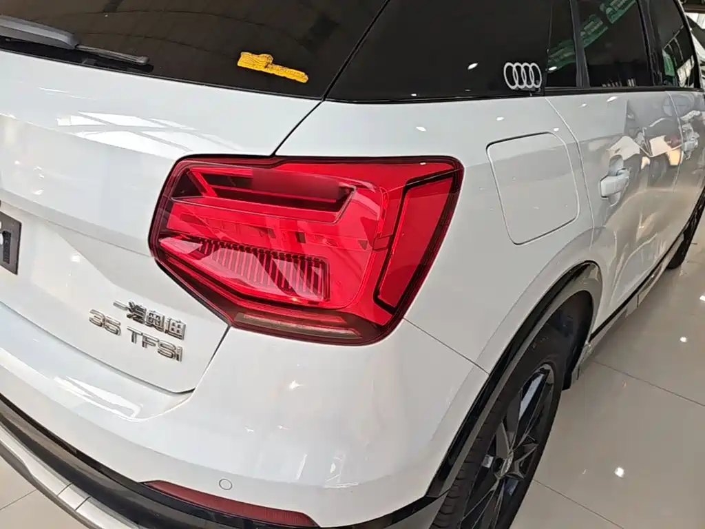 Audi Q2L — миниатюра 8