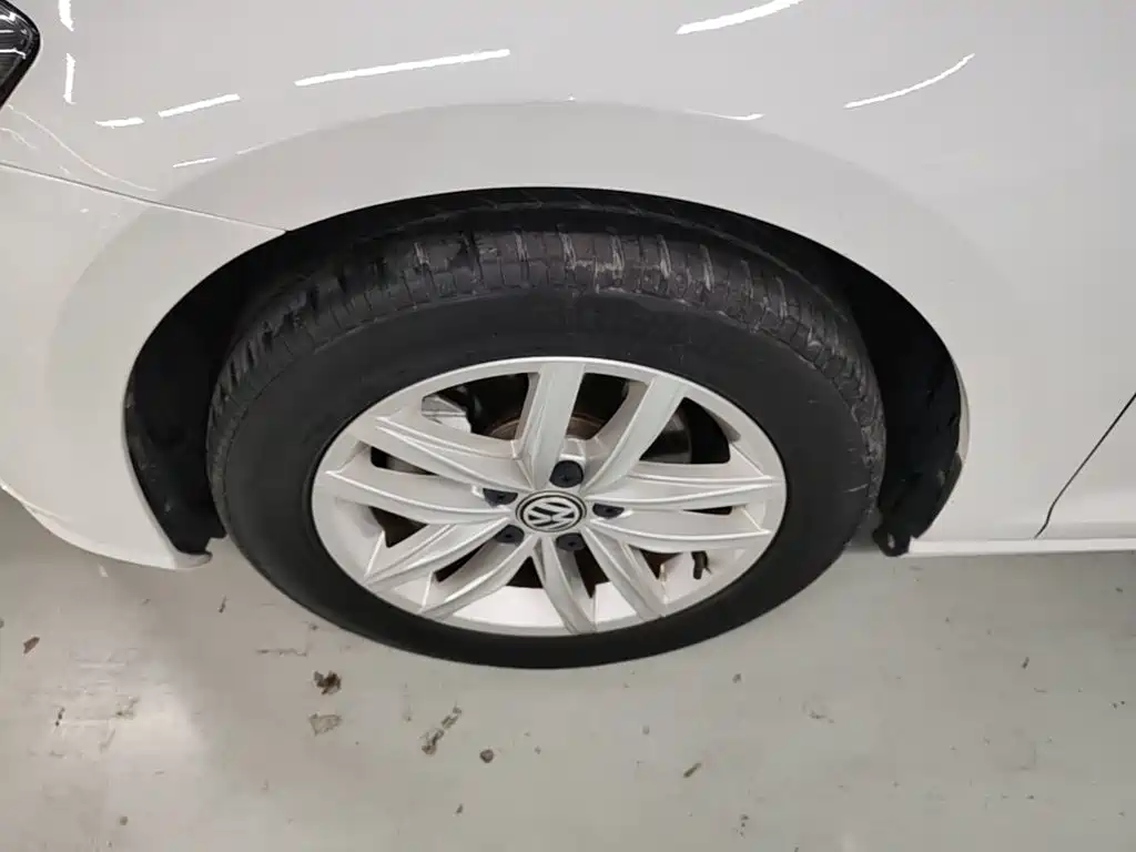 Volkswagen Golf — миниатюра 23