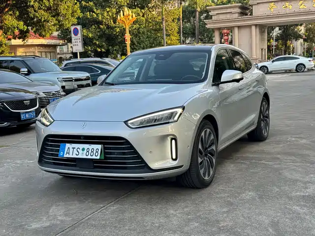 AITO M5