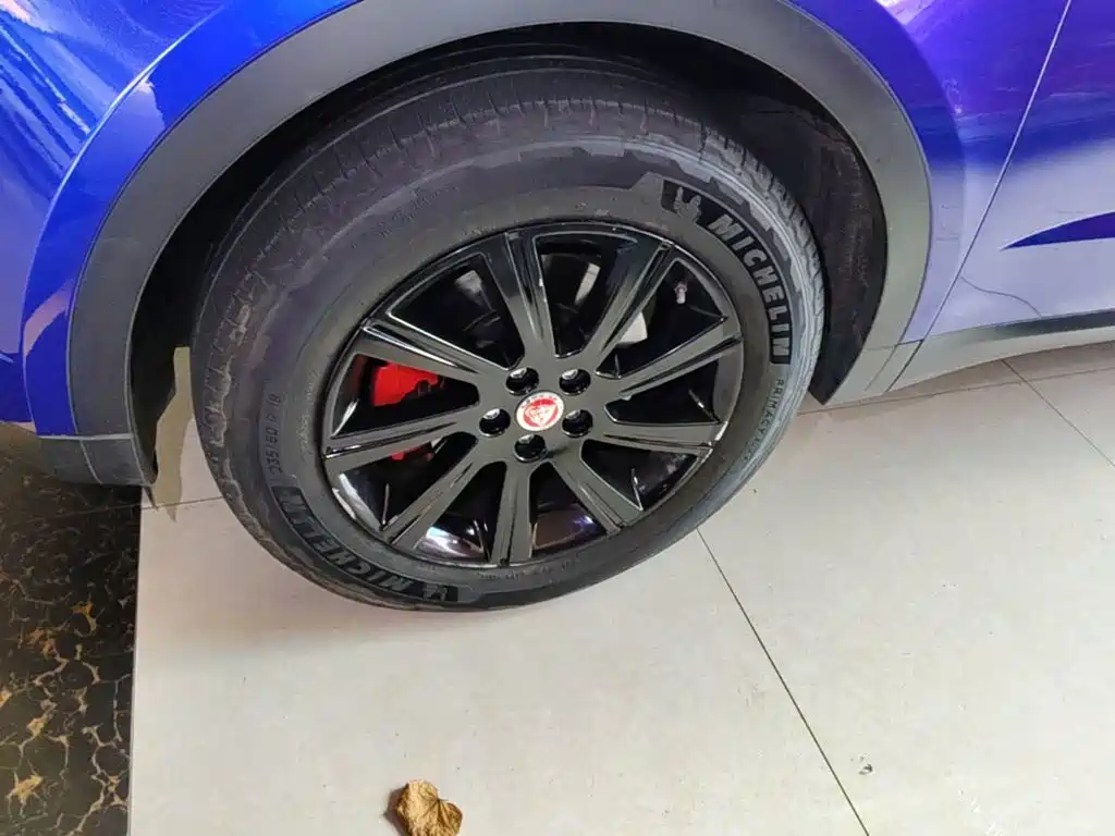 Jaguar E-PACE — миниатюра 23