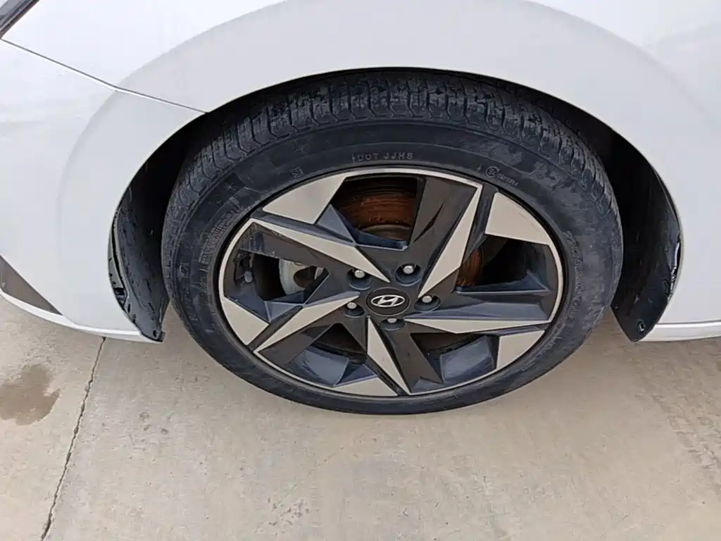 Hyundai Elantra — миниатюра 23