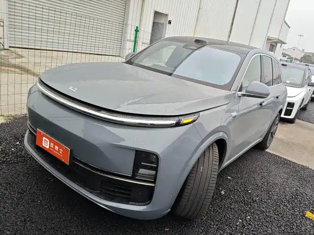 Li Auto IDEAL L8 2025