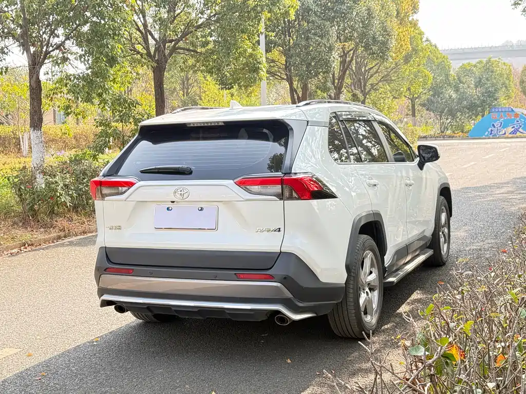 TOYOTA RAV4 RONGFANG