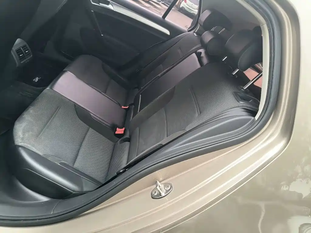 Volkswagen Golf — миниатюра 17
