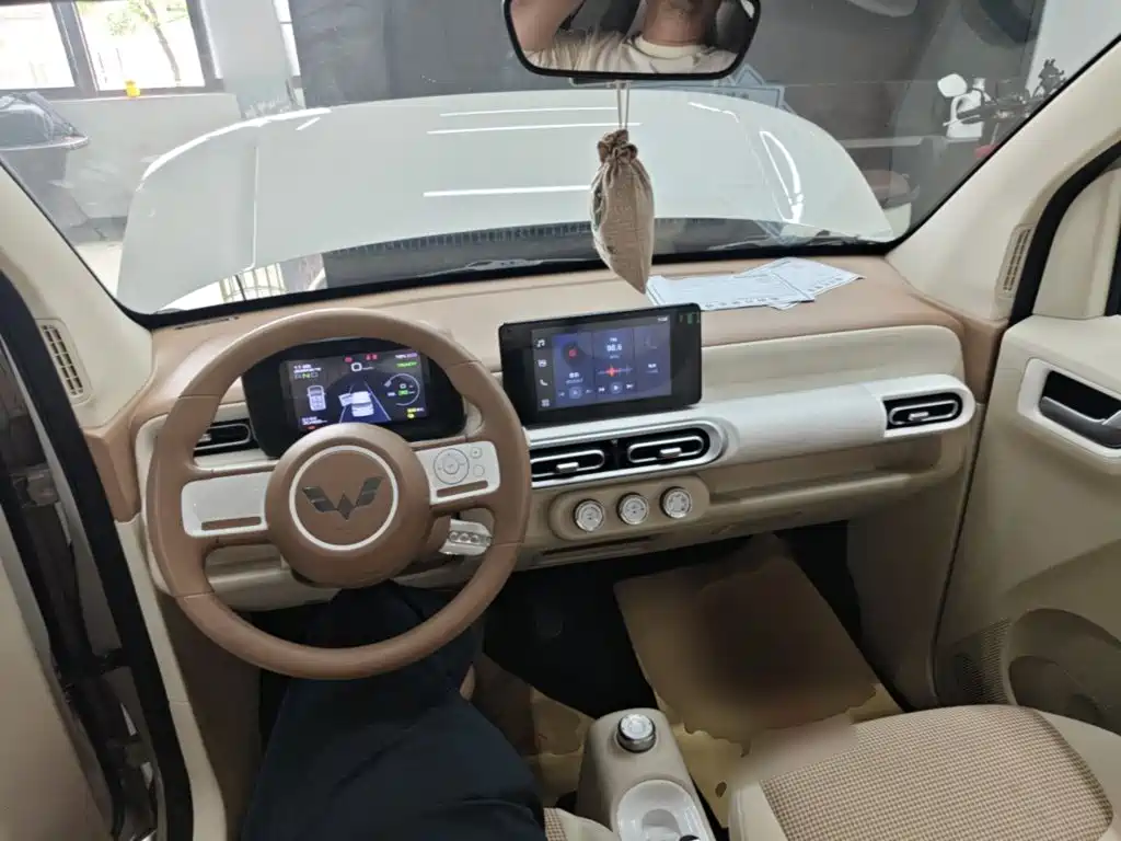 Wuling MINIEV — миниатюра 10